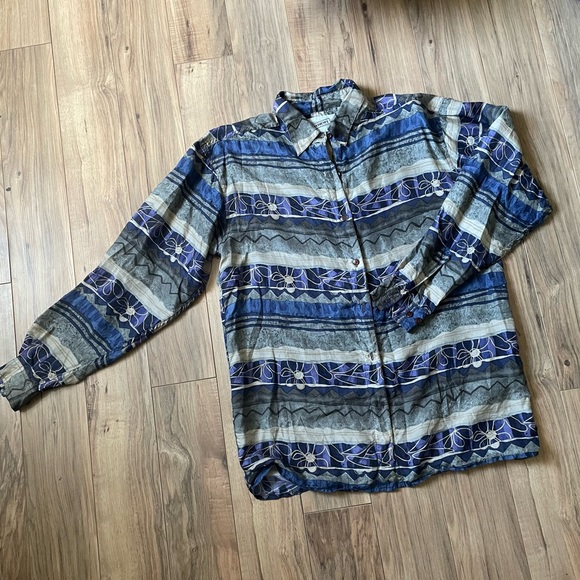 Vintage Silk Button down - Picture 6 of 9